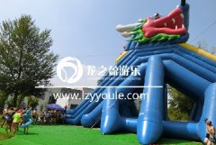 在兒童水上樂(lè)園設(shè)備中有一條守護(hù)您的神龍！